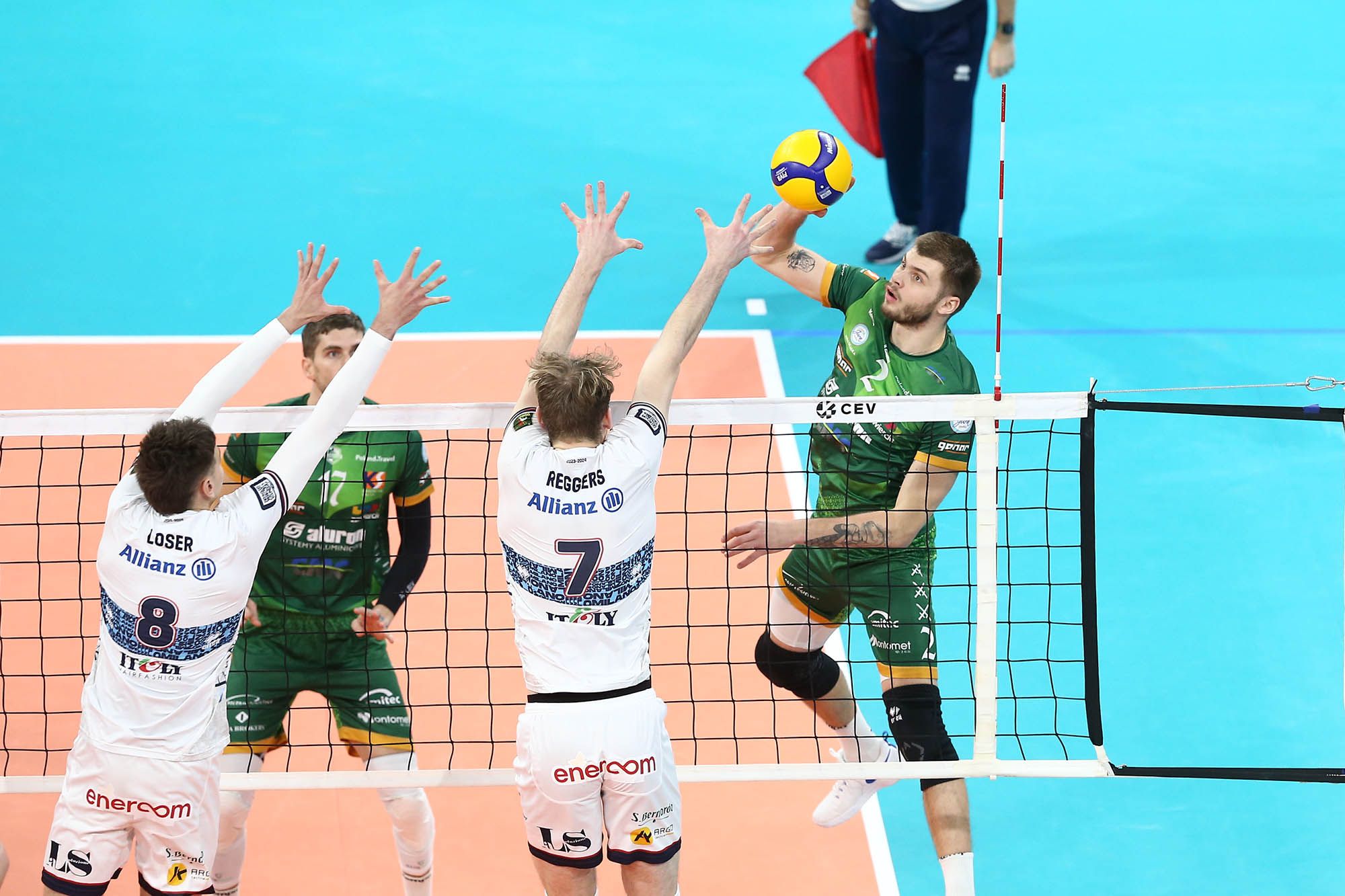 Aluron w ćwierćfinale Pucharu CEV, Chemik wyeliminowany